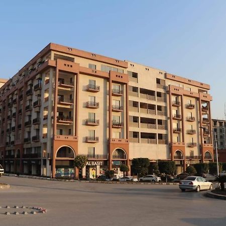 Elegant & Charming One Bed Apartment In Bahria Town Rawalpindi Exteriör bild