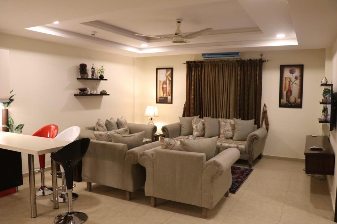 Elegant & Charming One Bed Apartment In Bahria Town Rawalpindi Exteriör bild