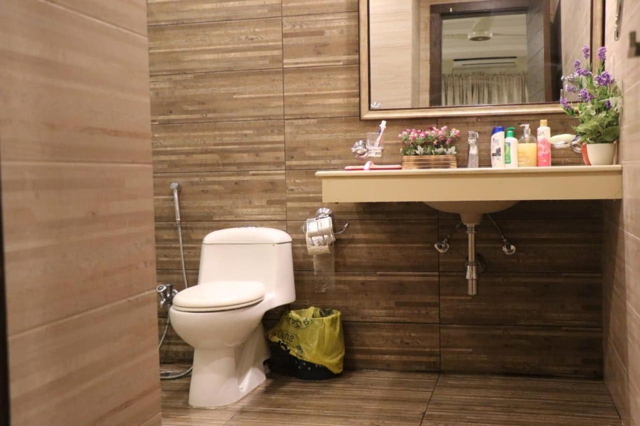 Elegant & Charming One Bed Apartment In Bahria Town Rawalpindi Exteriör bild