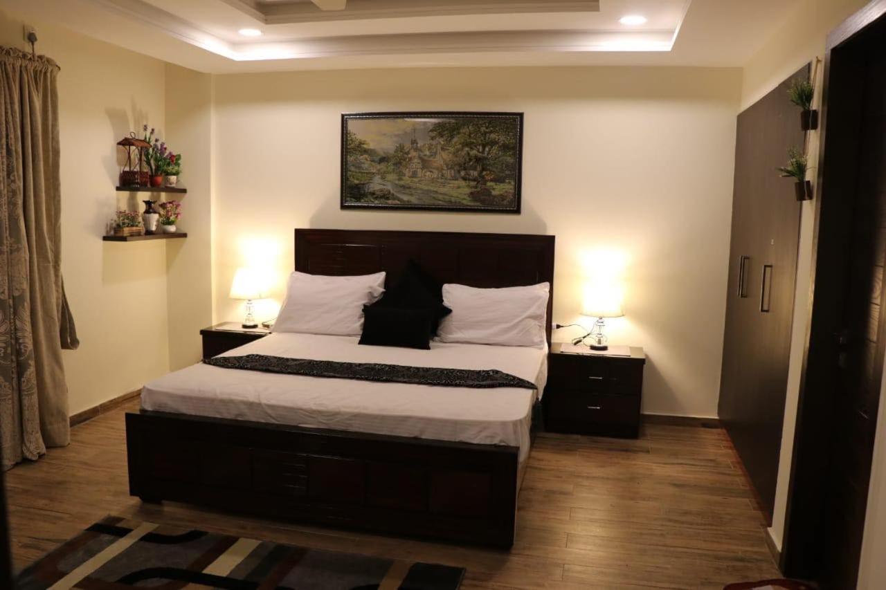 Elegant & Charming One Bed Apartment In Bahria Town Rawalpindi Exteriör bild