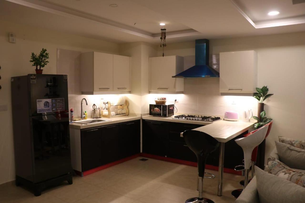 Elegant & Charming One Bed Apartment In Bahria Town Rawalpindi Exteriör bild