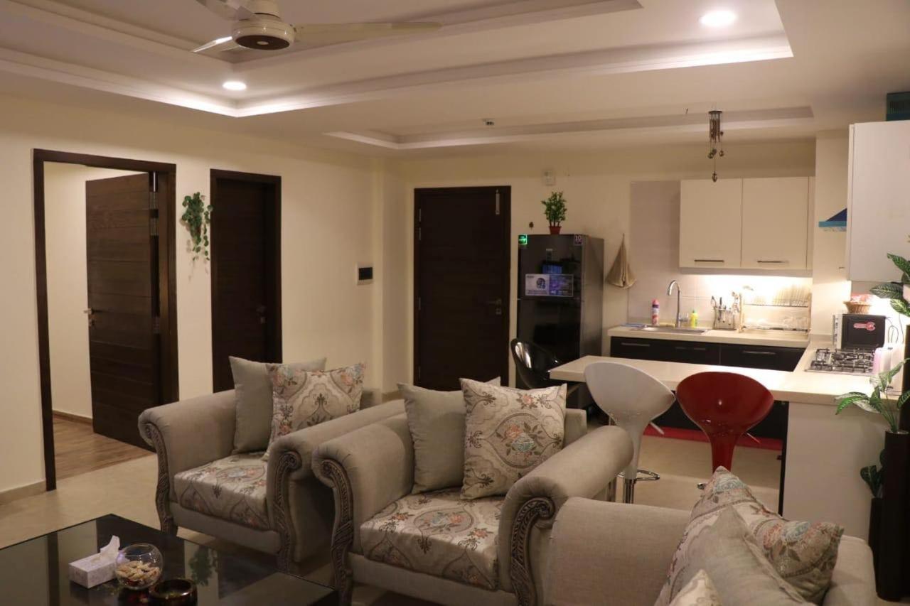 Elegant & Charming One Bed Apartment In Bahria Town Rawalpindi Exteriör bild
