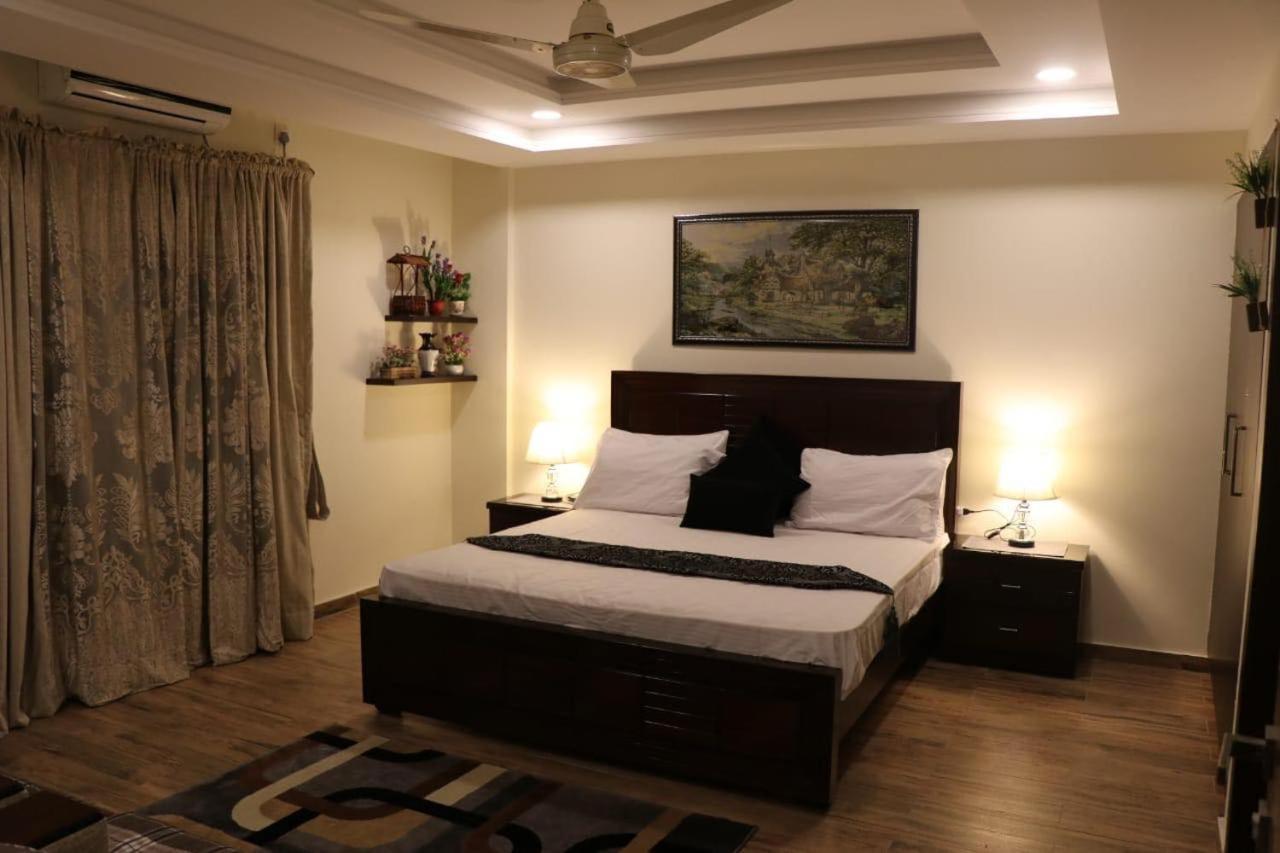 Elegant & Charming One Bed Apartment In Bahria Town Rawalpindi Exteriör bild
